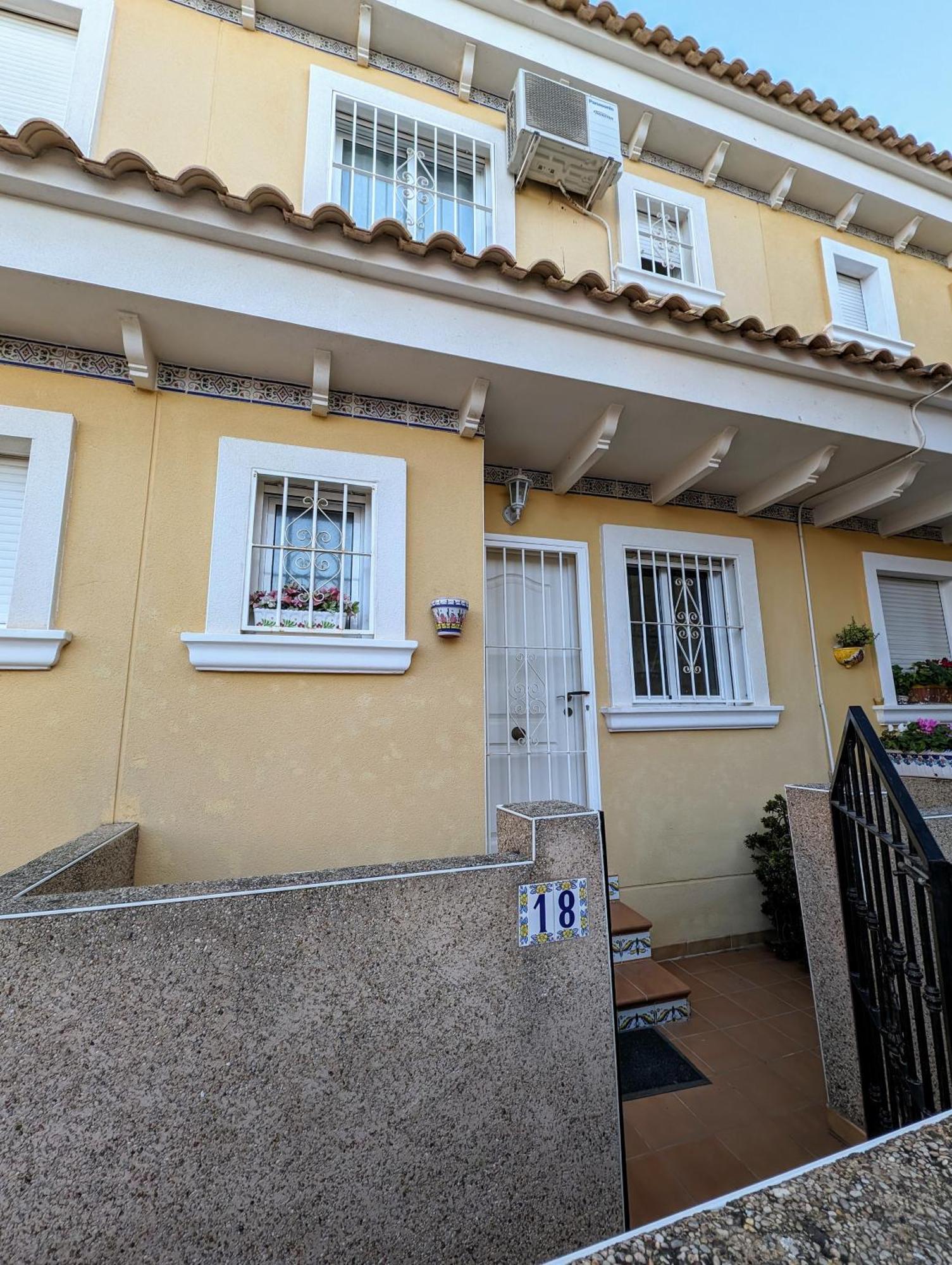 2 Bedroom Algorfa Townhouse With Pool Castillo de Montemar Exterior foto