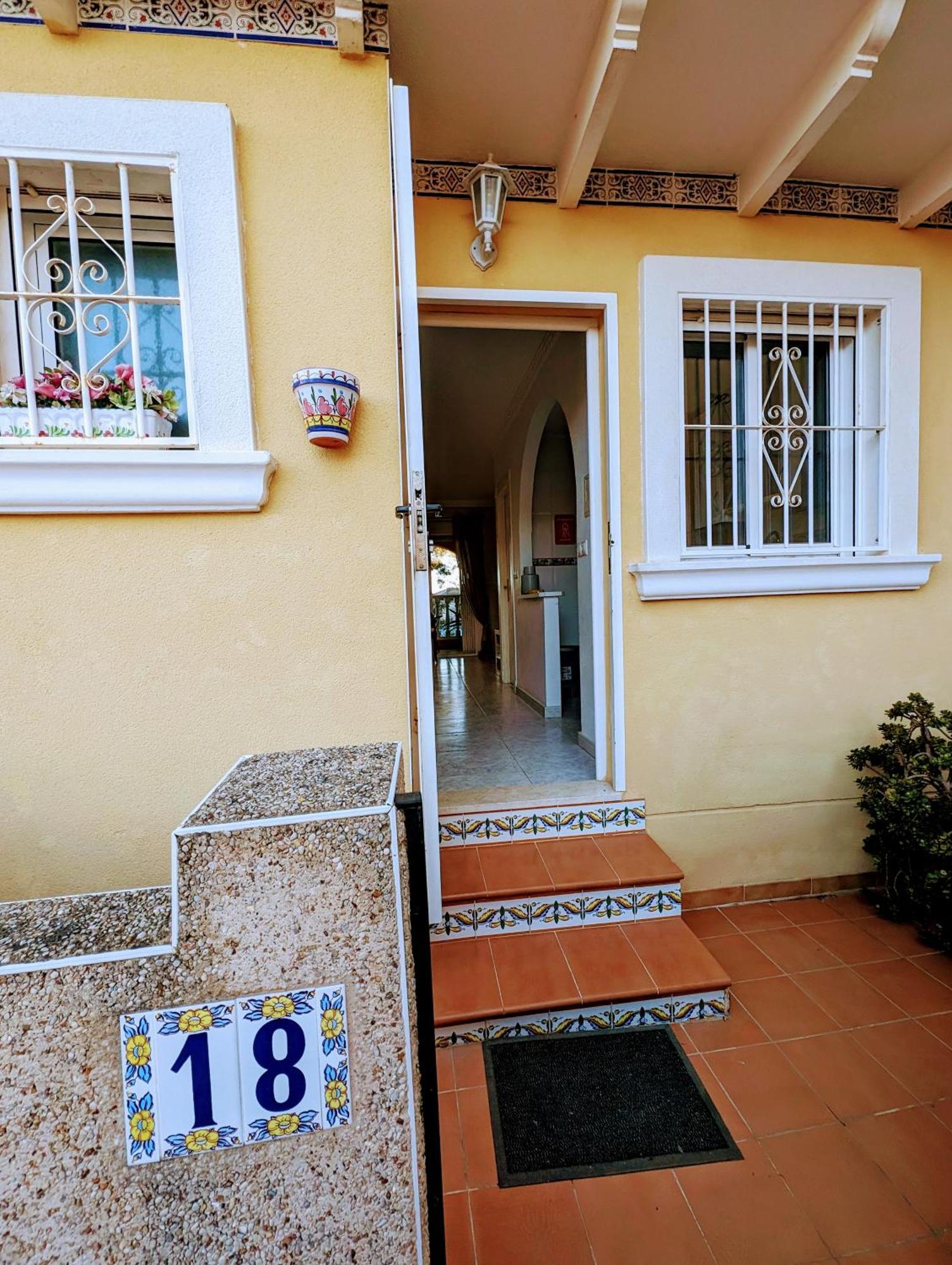 2 Bedroom Algorfa Townhouse With Pool Castillo de Montemar Exterior foto